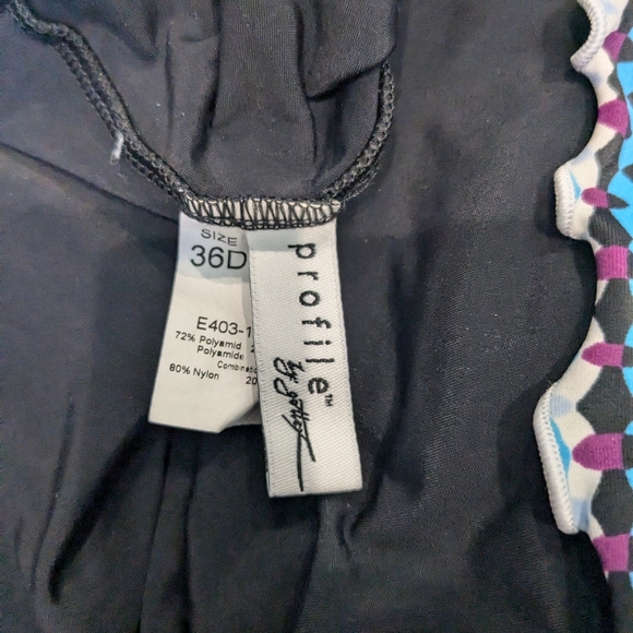 Women's Tankini by Profile. Top is 36D, bottoms size 8. - Picture 6 of 9